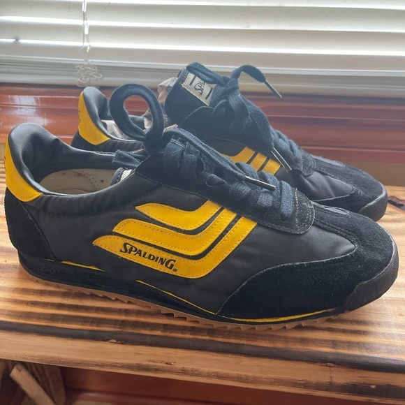 Vintage Deadstock Spalding Black and Yellow Sneakers Retro Design - Picture 2 of 6
